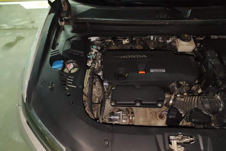 Used Honda UR-V 2017 370TURBO Four-Wheel Drive Prestige Edition China V Engine Bay Right