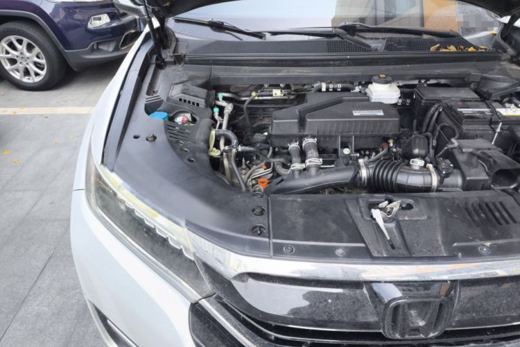Used Honda UR-V 2017 240TURBO Two-Wheel Drive Luxury Edition China VI Engine Bay Right