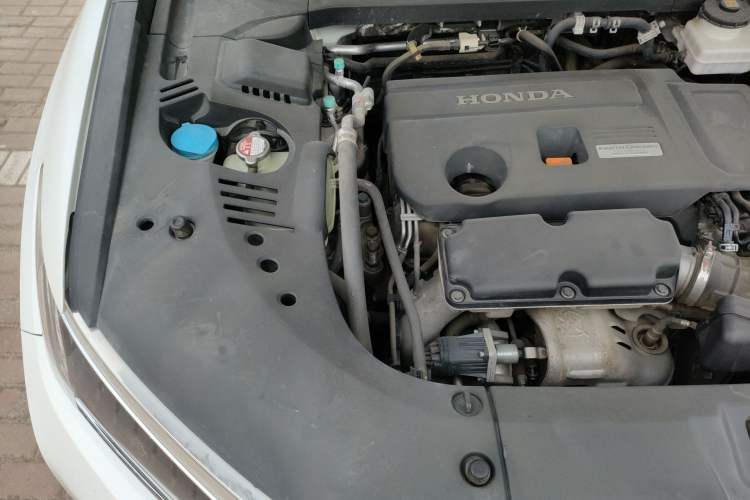 Used Honda UR-V 2017 370TURBO Four-Wheel Drive Prestige Edition China V Engine Bay Right