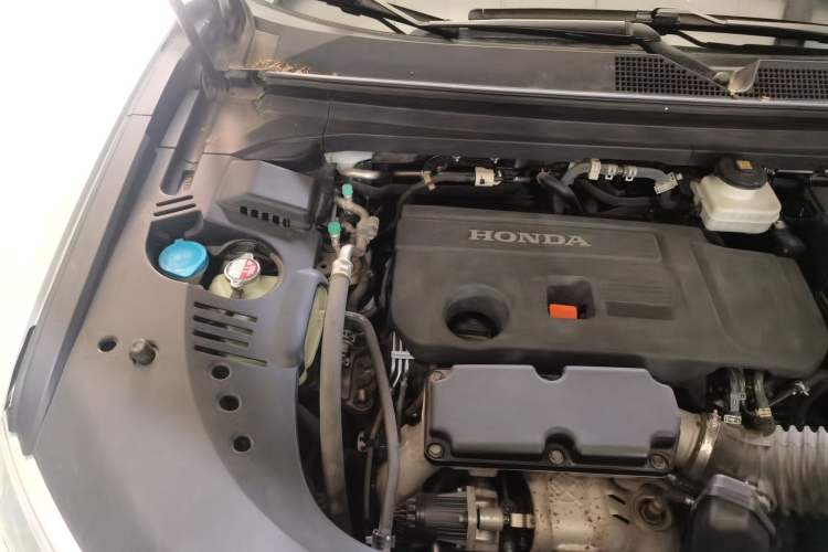 Used Honda UR-V 2017 370TURBO Four-Wheel Drive Prestige Edition China V Engine Bay Right