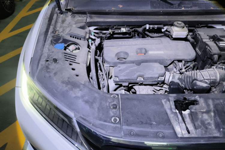 Used Honda UR-V 2017 370TURBO Four-Wheel Drive Prestige Edition China V Engine Bay Right