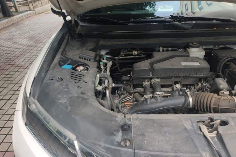 Used Honda UR-V 2017 240TURBO Two-Wheel Drive Luxury Edition China V Engine Bay Right