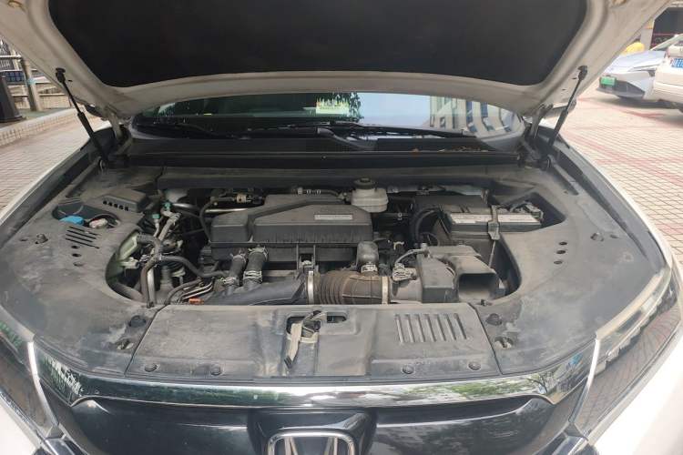 Used Honda UR-V 2017 240TURBO Two-Wheel Drive Luxury Edition China V Engine Bay