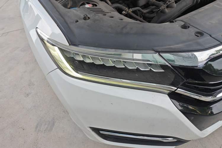 Used Honda UR-V 2017 240TURBO Two-Wheel Drive Luxury Edition China V Exterior 6