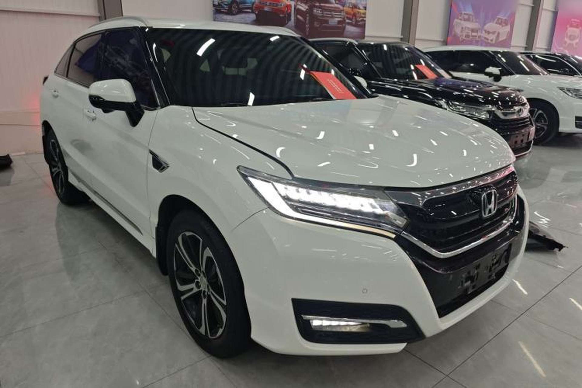 Used Honda UR-V 2017 370TURBO 2WD Prestige Edition China V Front Right 45 Deg