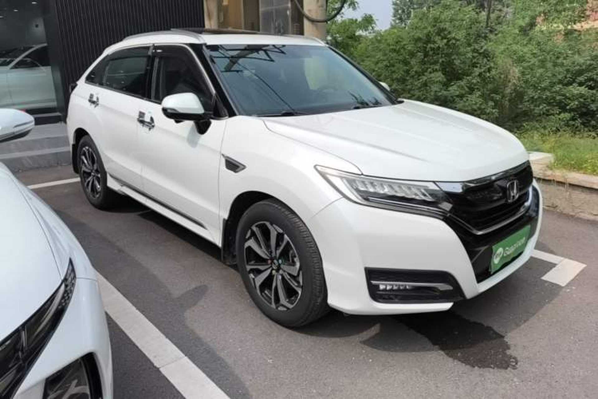 Used Honda UR-V 2017 240TURBO Two-Wheel Drive Luxury Edition China V Front Right 45 Deg