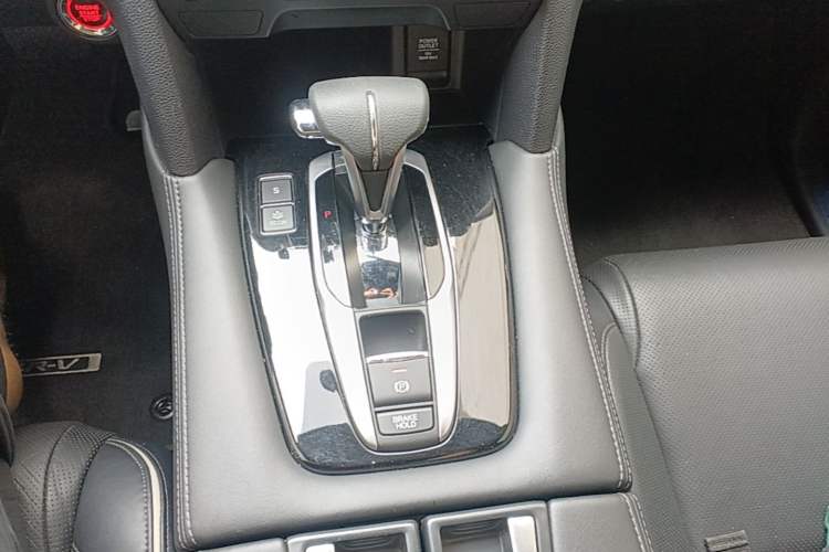 Used Honda UR-V 2017 240TURBO Two-Wheel Drive Classic Edition China VI Gear Lever