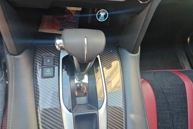 Used Honda UR-V 2017 240TURBO Two-Wheel Drive Classic Edition China V Gear Lever
