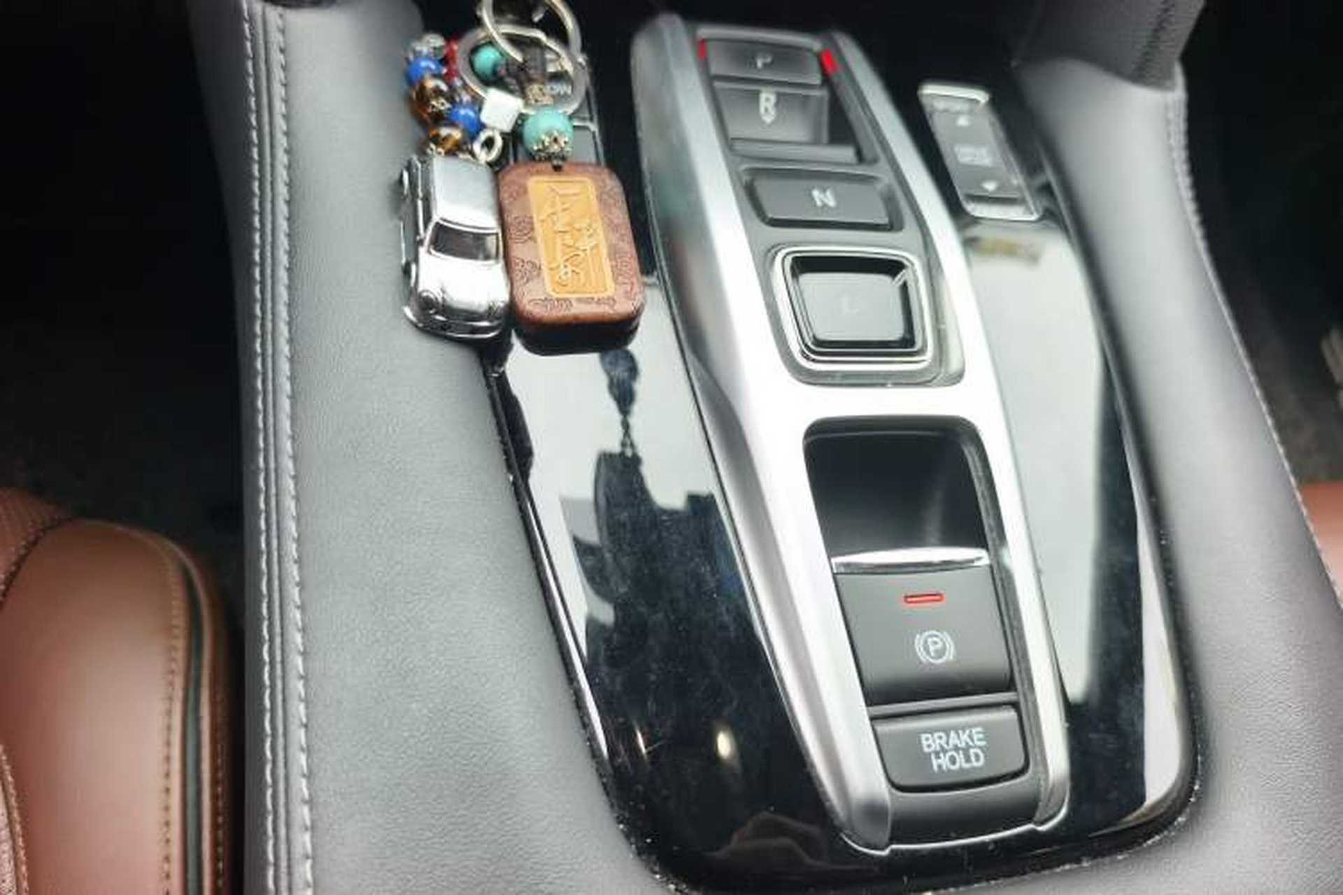 Used Honda UR-V 2017 370TURBO Four-Wheel Drive Prestige Edition China V Gear Lever
