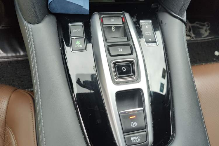 Used Honda UR-V 2017 370TURBO Four-Wheel Drive Prestige Edition China V Gear Lever