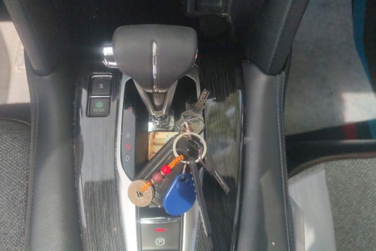 Used Honda UR-V 2017 240TURBO Two-Wheel Drive Classic Edition China V Gear Lever