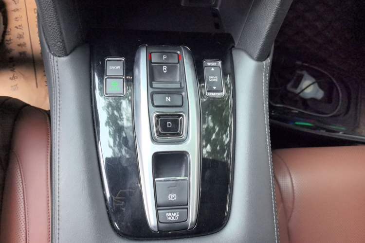 Used Honda UR-V 2017 370TURBO Four-Wheel Drive Prestige Edition China V Gear Lever