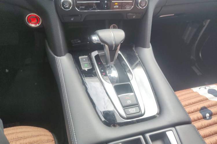Used Honda UR-V 2017 240TURBO Two-Wheel Drive Luxury Edition China V Gear Lever