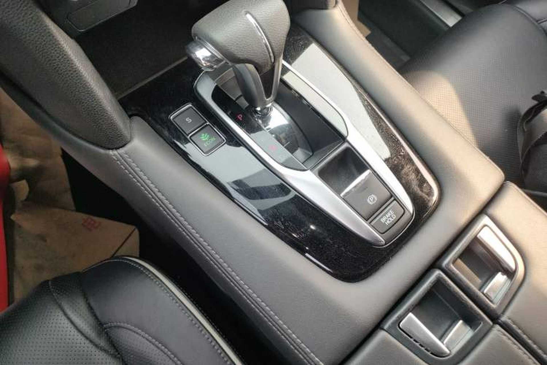 Used Honda UR-V 2017 240TURBO Two-Wheel Drive Classic Edition China V Gear Lever