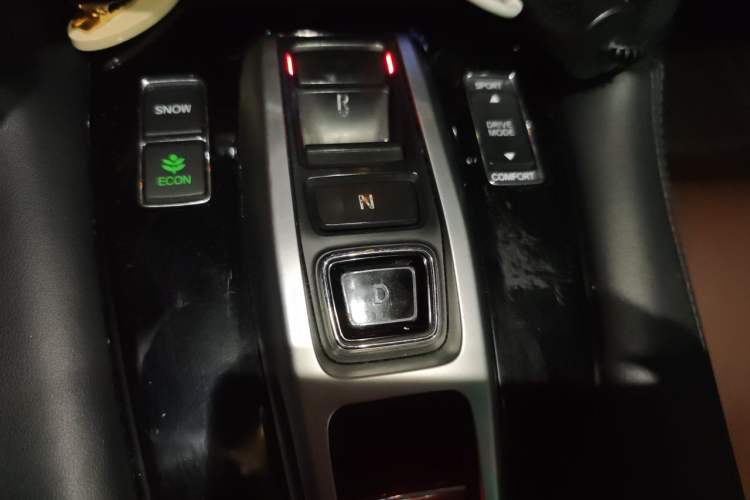 Used Honda UR-V 2017 370TURBO Four-Wheel Drive Prestige Edition China V Gear Lever