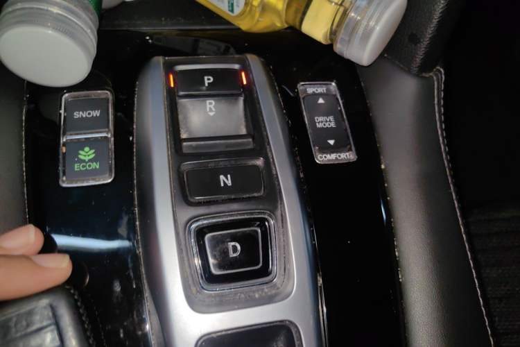Used Honda UR-V 2017 370TURBO Four-Wheel Drive Prestige Edition China V Gear Lever