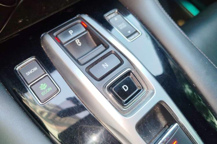 Used Honda UR-V 2017 370TURBO 2WD Prestige Edition China V Gear Lever