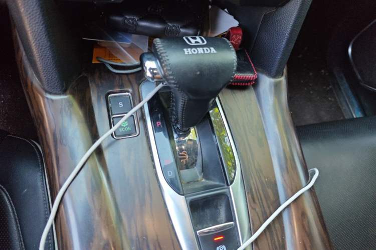 Used Honda UR-V 2017 240TURBO Two-Wheel Drive Classic Edition China VI Gear Lever