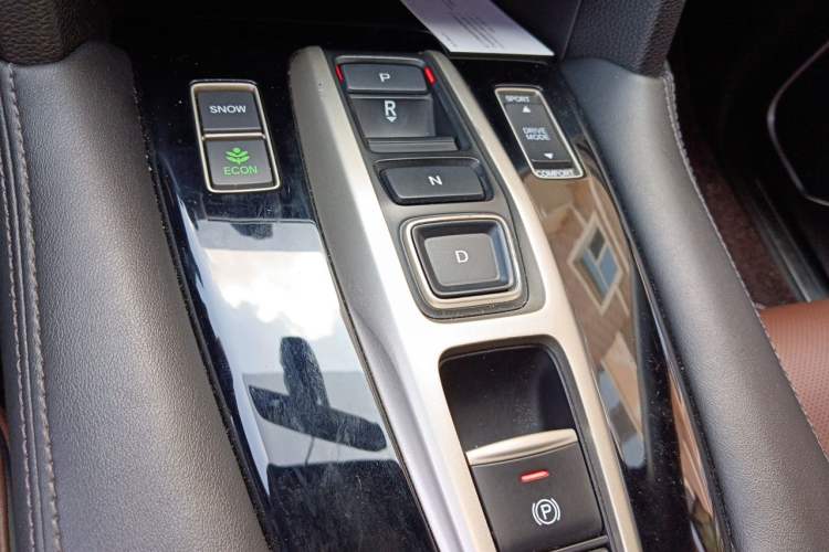 Used Honda UR-V 2017 370TURBO 2WD Prestige Edition China V Gear Lever