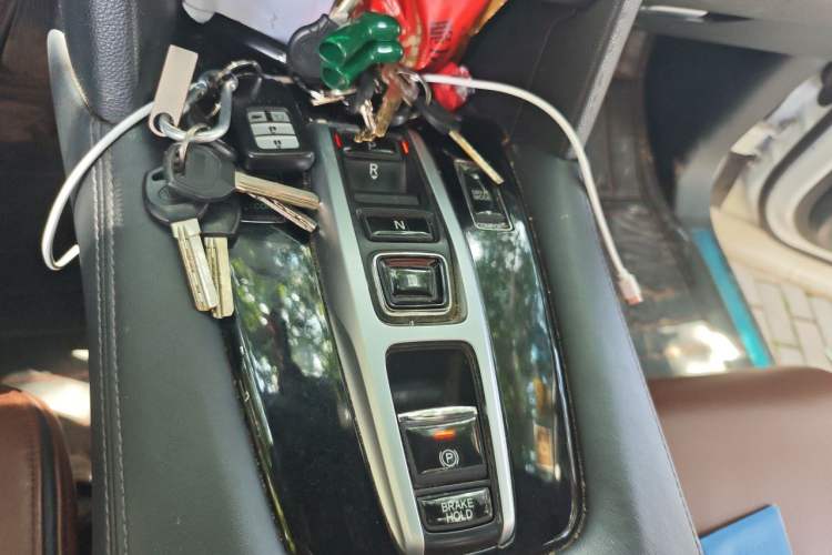 Used Honda UR-V 2017 370TURBO Four-Wheel Drive Prestige Edition China V Gear Lever