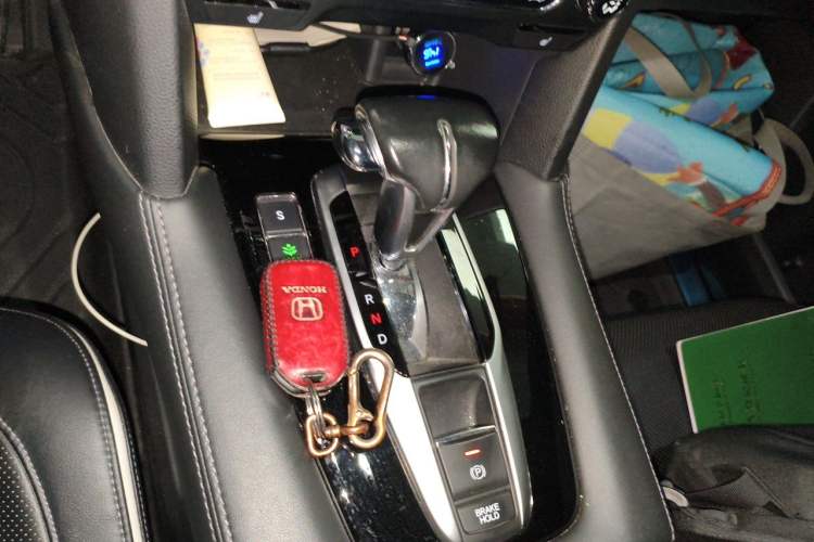 Used Honda UR-V 2017 240TURBO Two-Wheel Drive Luxury Edition China VI Gear Lever