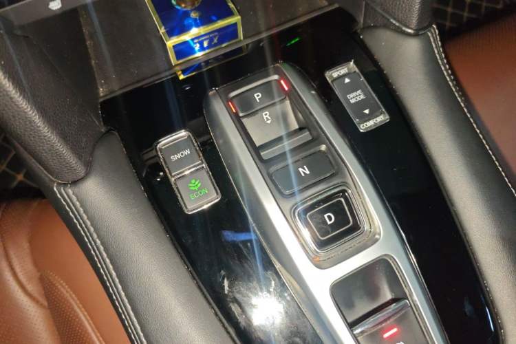 Used Honda UR-V 2017 370TURBO 2WD Prestige Edition China V Gear Lever