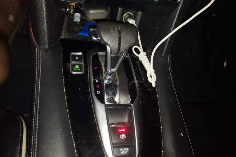 Used Honda UR-V 2017 240TURBO Two-Wheel Drive Classic Edition China V Gear Lever