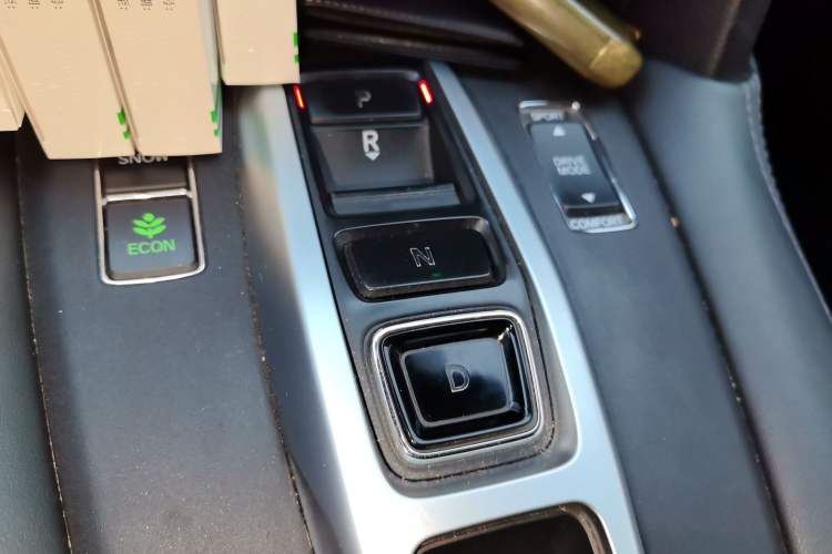 Used Honda UR-V 2017 370TURBO 2WD Prestige Edition China V Gear Lever