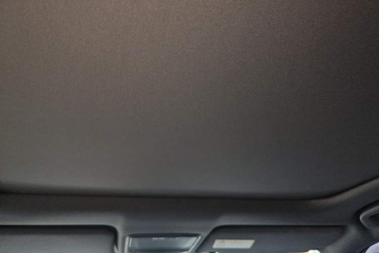 Used Honda UR-V 2017 240TURBO Two-Wheel Drive Luxury Edition China V Headliner