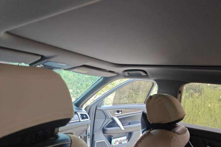 Used Honda UR-V 2017 240TURBO Two-Wheel Drive Classic Edition China V Headliner