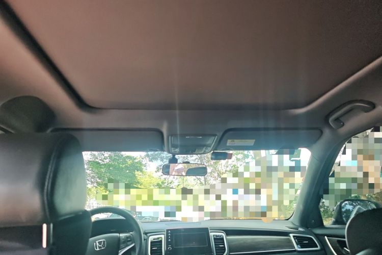 Used Honda UR-V  Headliner