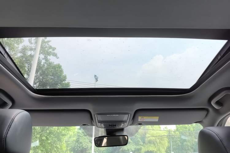 Used Honda UR-V 2017 240TURBO Two-Wheel Drive Luxury Edition China V Headliner