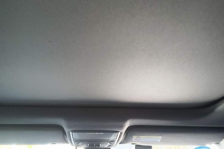Used Honda UR-V 2017 240TURBO Two-Wheel Drive Luxury Edition China VI Headliner