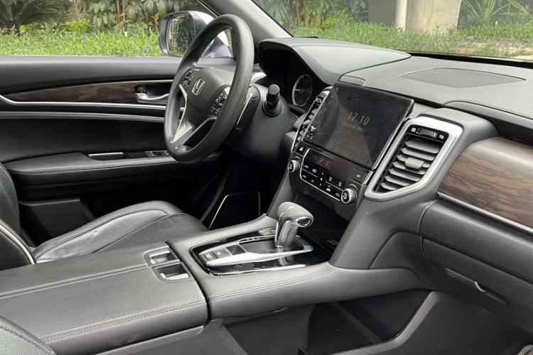 Used Honda UR-V 2017 240TURBO Two-Wheel Drive Classic Edition China V Interior 3