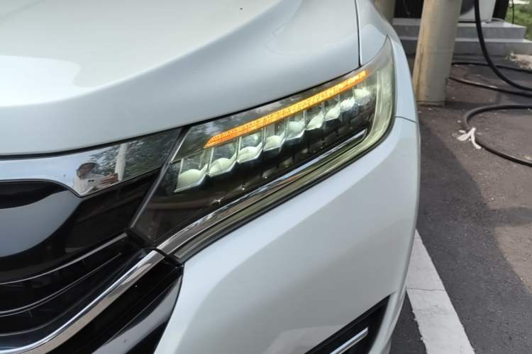 Used Honda UR-V 2017 240TURBO Two-Wheel Drive Luxury Edition China V Left Front Headlight
