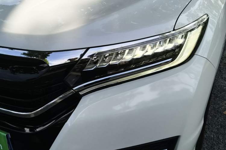 Used Honda UR-V 2017 240TURBO Two-Wheel Drive Luxury Edition China VI Left Front Headlight