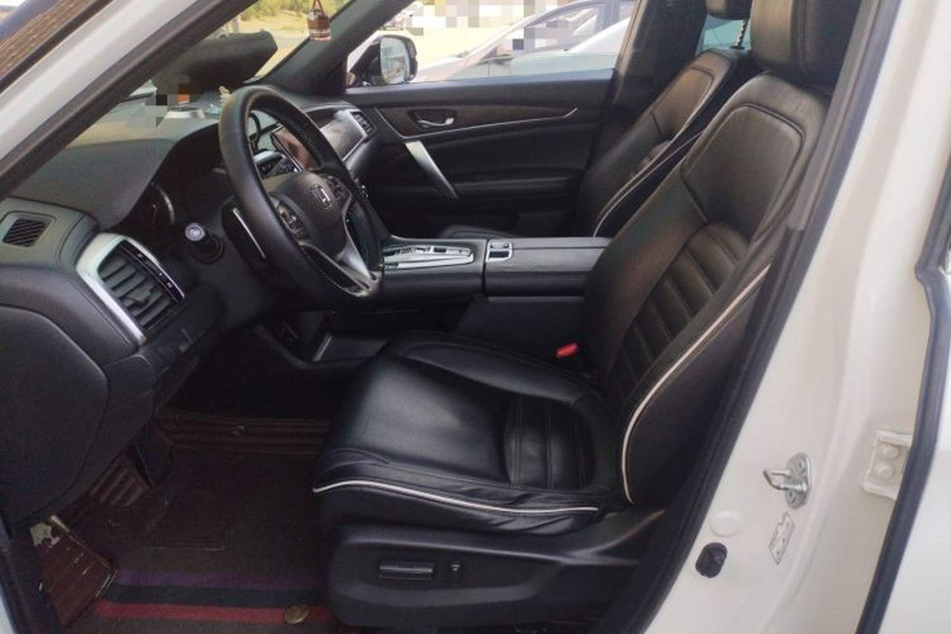 Used Honda UR-V 2017 370TURBO 2WD Prestige Edition China V Left Front Seat