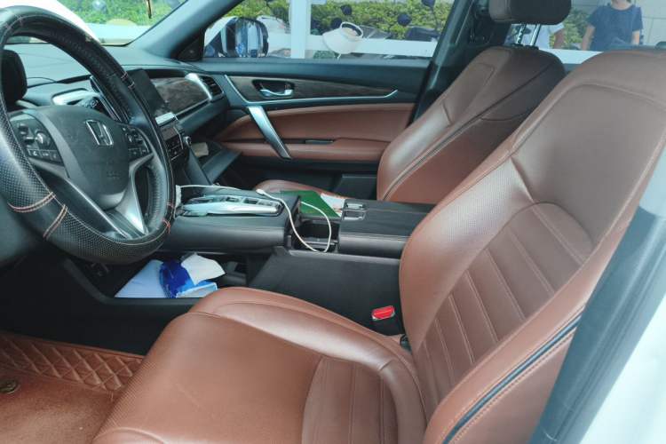 Used Honda UR-V 2017 370TURBO 2WD Prestige Edition China V Left Front Seat