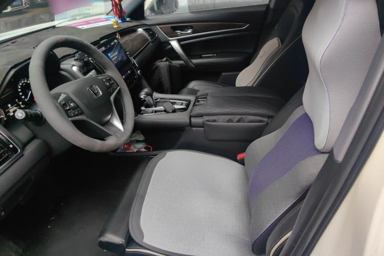 Used Honda UR-V 2017 240TURBO Two-Wheel Drive Luxury Edition China V Left Front Seat