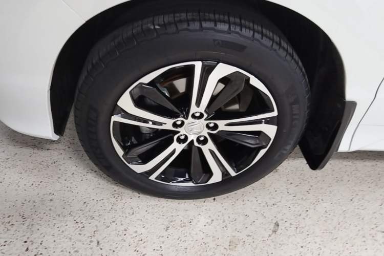 Used Honda UR-V 2017 370TURBO Four-Wheel Drive Prestige Edition China V Left Front Wheel Hub