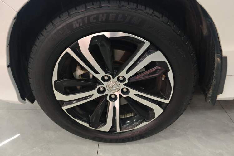 Used Honda UR-V 2017 370TURBO 2WD Prestige Edition China V Left Front Wheel Hub
