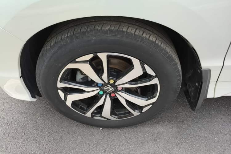 Used Honda UR-V 2017 240TURBO Two-Wheel Drive Luxury Edition China V Left Front Wheel Hub