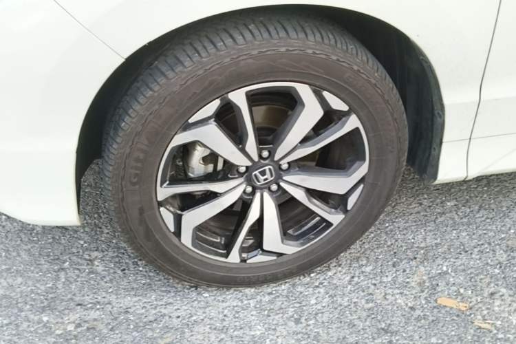 Used Honda UR-V 2017 240TURBO Two-Wheel Drive Luxury Edition China VI Left Front Wheel Hub