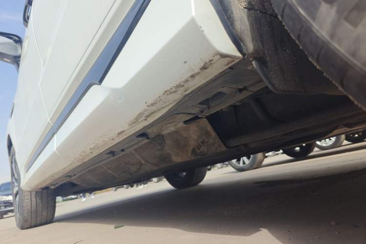 Used Honda UR-V 2017 240TURBO Two-Wheel Drive Classic Edition China V Left Side Sill