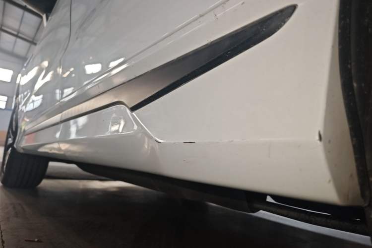 Used Honda UR-V 2017 240TURBO Two-Wheel Drive Classic Edition China V Left Side Sill