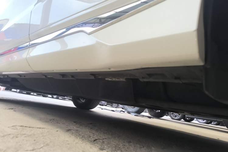 Used Honda UR-V 2017 370TURBO 2WD Prestige Edition China V Left Side Sill