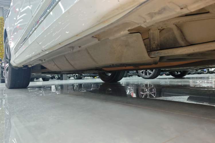 Used Honda UR-V 2017 370TURBO 2WD Prestige Edition China V Left Side Sill