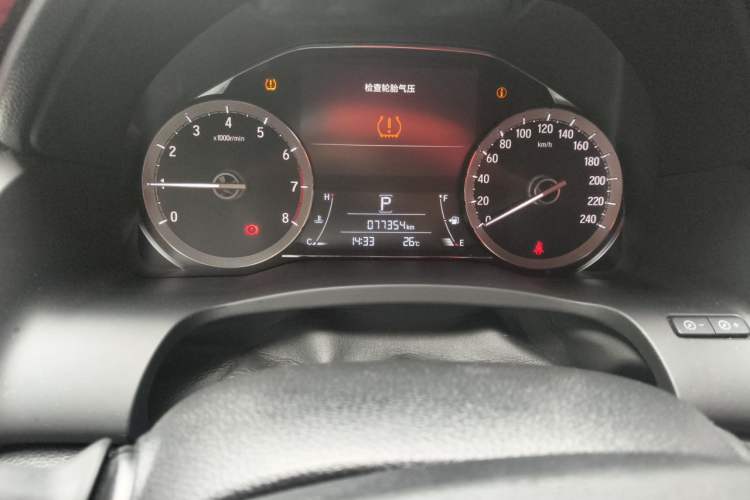 Used Honda UR-V 2017 240TURBO Two-Wheel Drive Luxury Edition China V Odometer Close Up