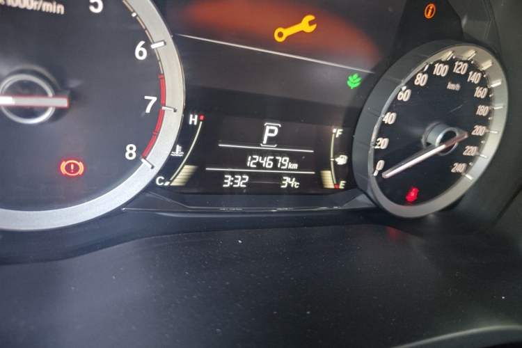 Used Honda UR-V 2017 240TURBO Two-Wheel Drive Classic Edition China V Odometer Close Up