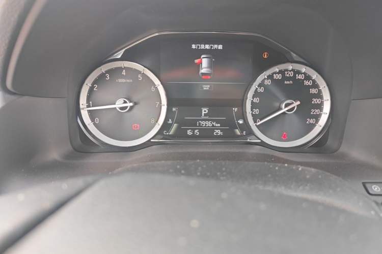 Used Honda UR-V 2017 240TURBO Two-Wheel Drive Luxury Edition China V Odometer Close Up